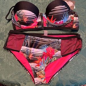 Marilyn Monroe Hawaii suit